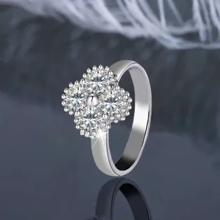 IOGOU Cute 4mm Moissanite Clover Flower Ring Band Gold Plated 18k 925 Silver for Women gra Certified Finger Jewerlry Valentine's