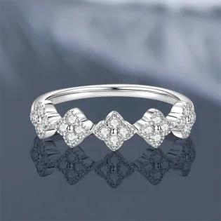 IOGOU Lucky Clover Flower Moissanite Ring Unique Finger Band for Women 925 Silver S925 Cute Charm Fine Jewelry Valentine's Gift